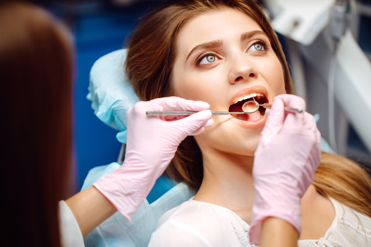 implants dentaires en Hongrie, tourisme dentaire