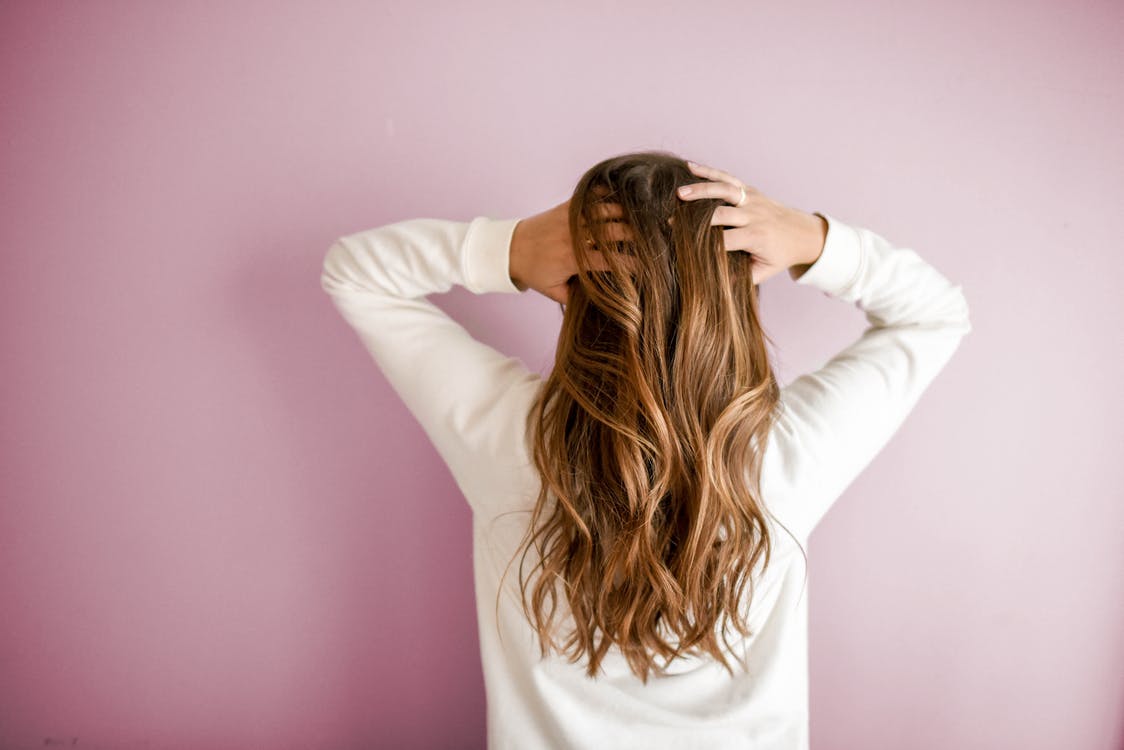 Cheveux secs : quels produits utiliser ?